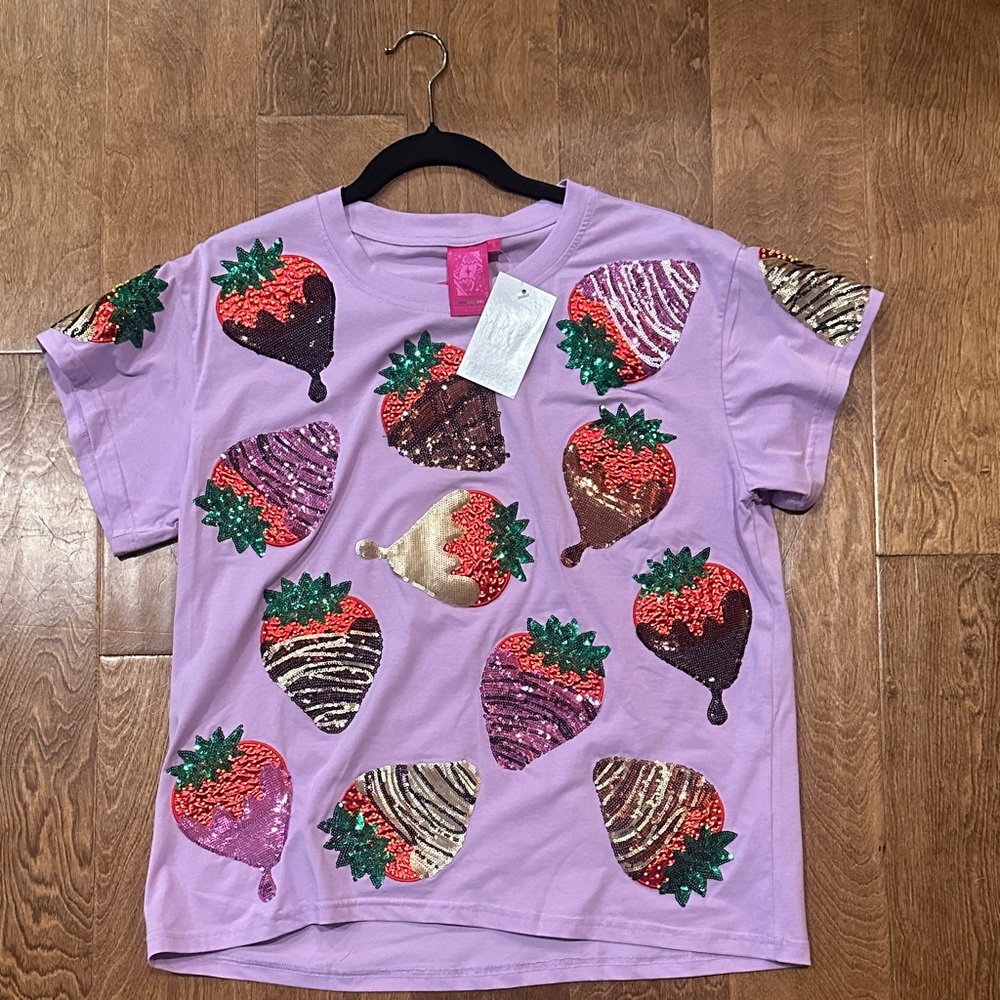 QOS NWT Strawberry small Sequin t-shirt
